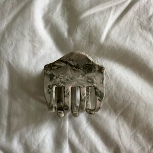 Anthropologie sage green, light pink, and white medium- sized hair clip